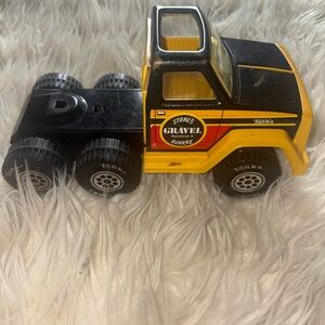 Vintage tonka Yellow & Black Gravel Quarry Semi Truck Toy